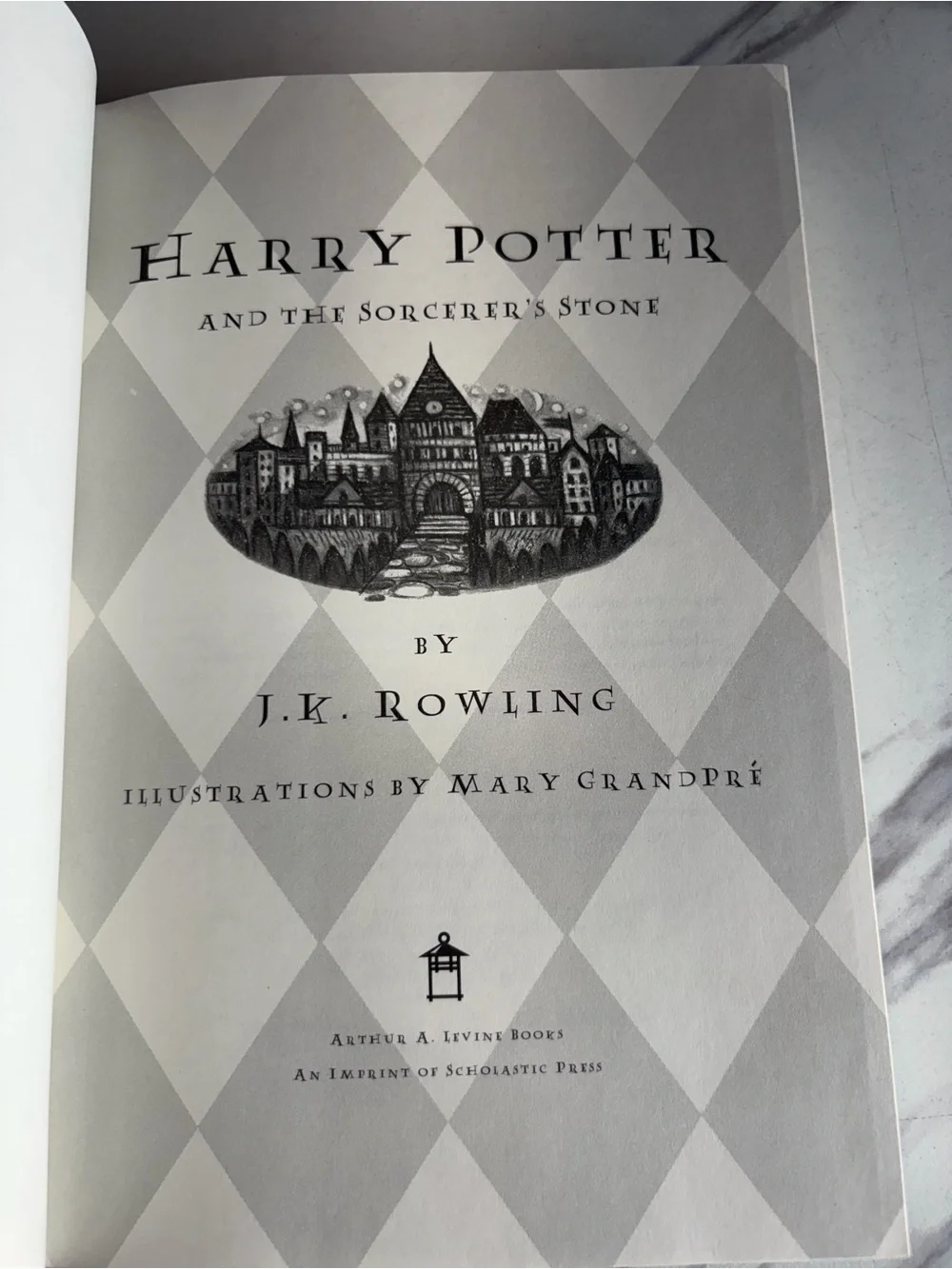 🔥 Harry Potter Sorcerer’s Stone 1st American Edition 36th Printing Hardcover🔥